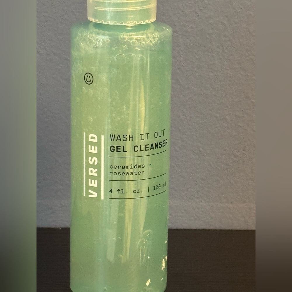 Versed Wash It Out Gel Cleanser - Green